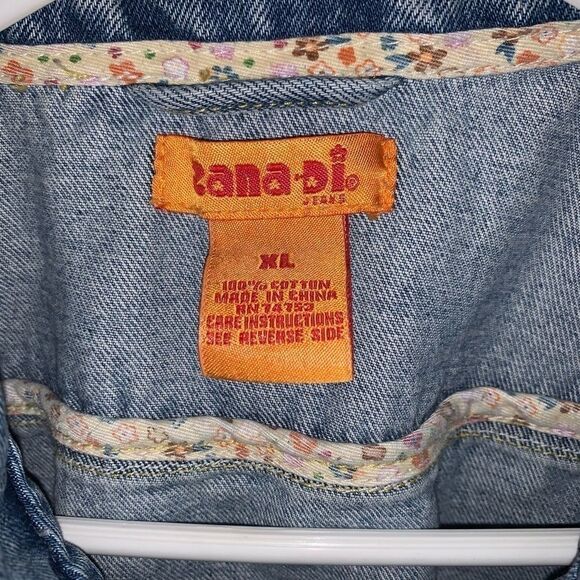 Zana Di Distressed Denim Jacket - Picture 6 of 6